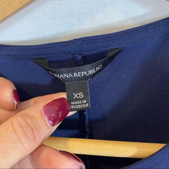 Banana Republic Navy Sleeveless Side Twist Blouse - Picture 7 of 10